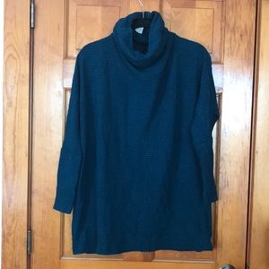 Turquoise sweater 4/$15 💕